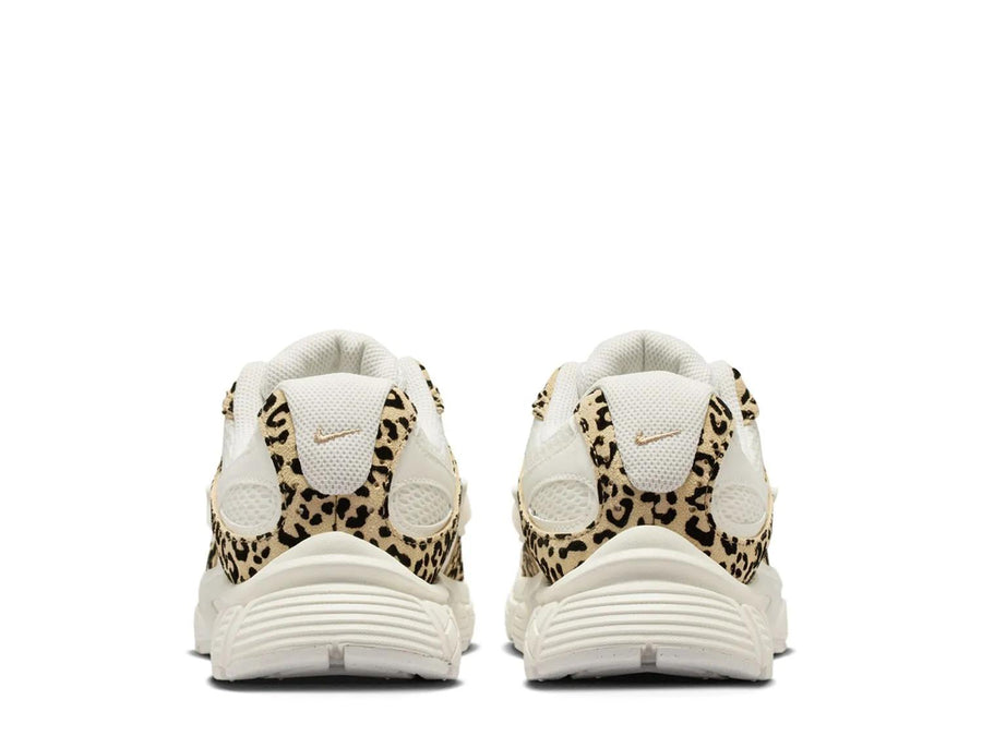 Nike V5 RNR Sneaker - Women's