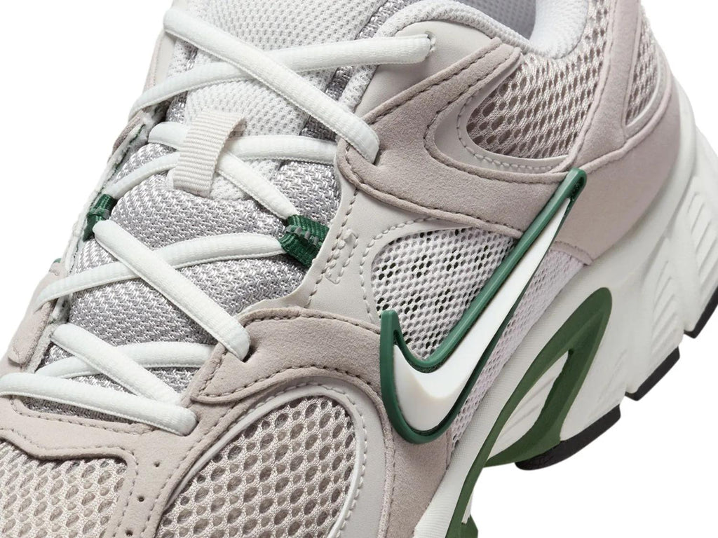 Nike V5 RNR Sneaker - Men's