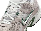 Nike V5 RNR Sneaker - Men's