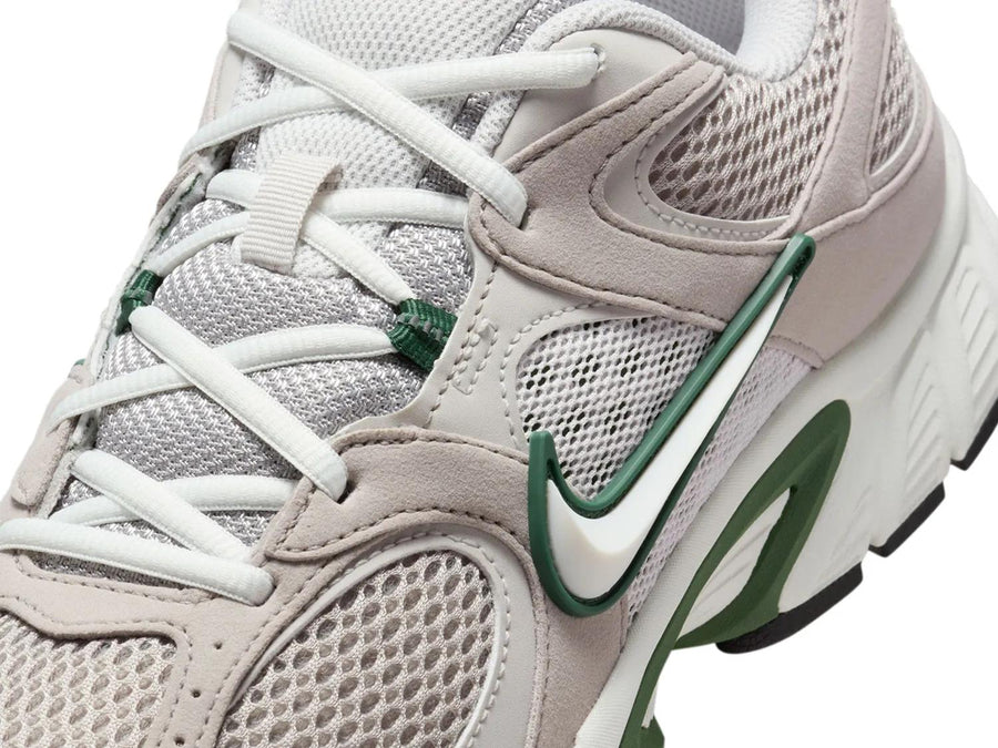 Nike V5 RNR Sneaker - Men's