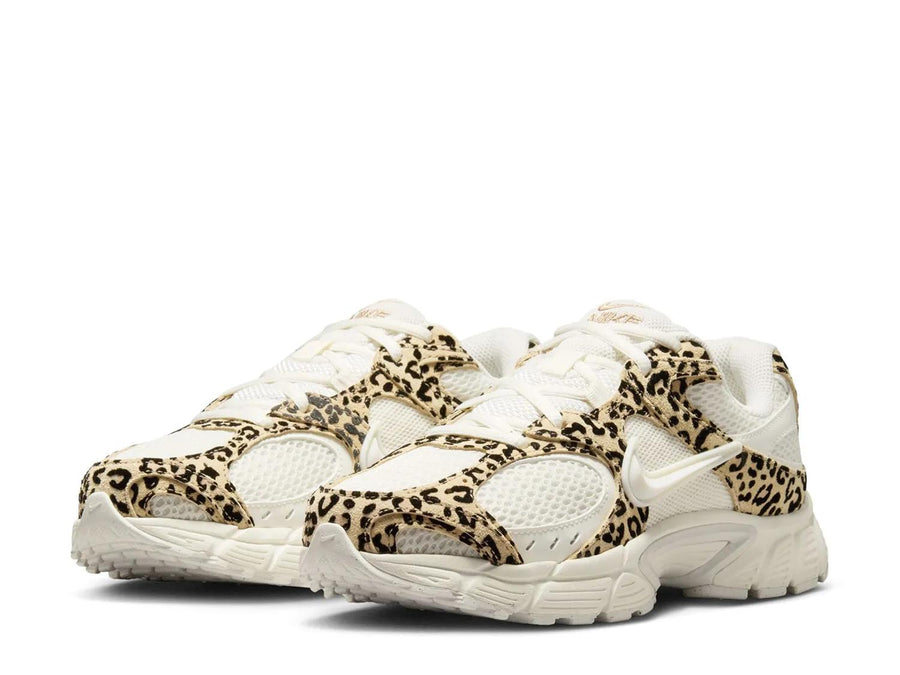 Nike V5 RNR Sneaker - Women's