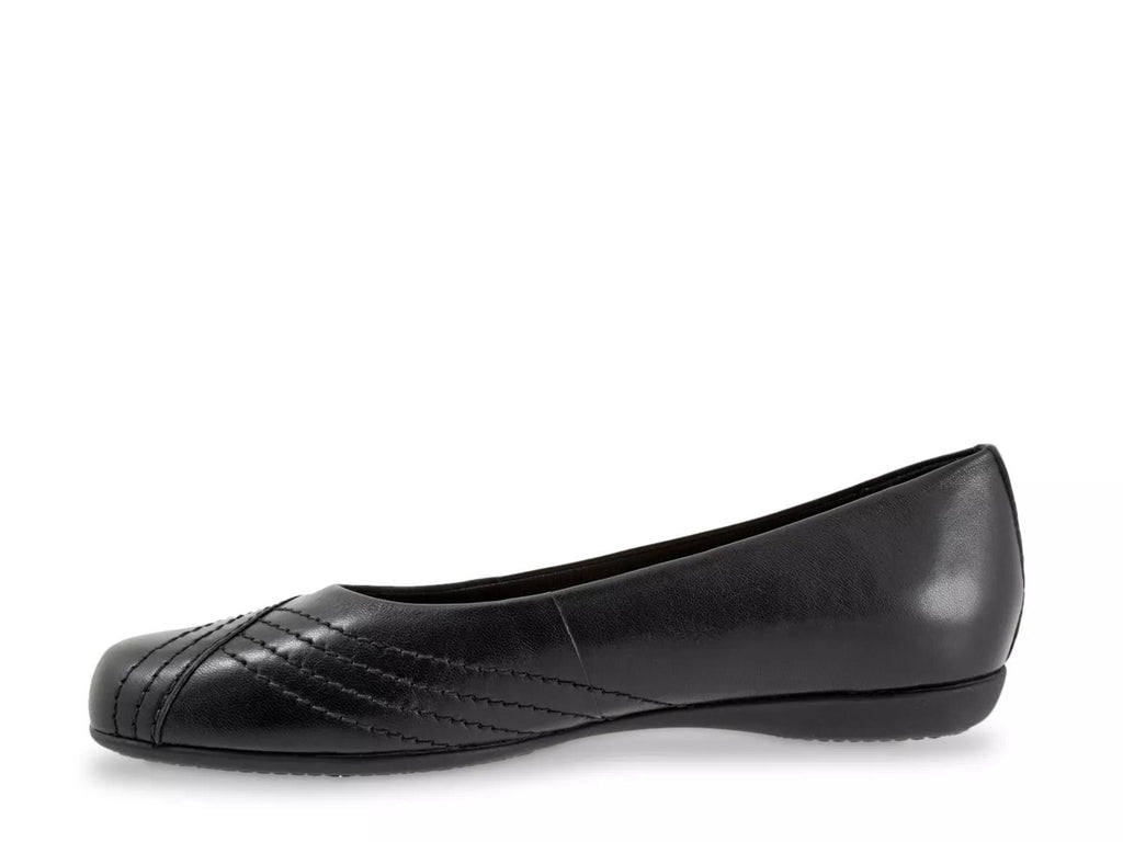 Trotters Sasha Flat