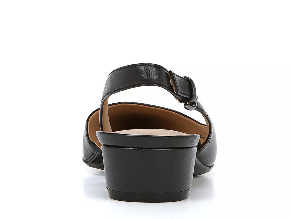 Naturalizer Banks Pump