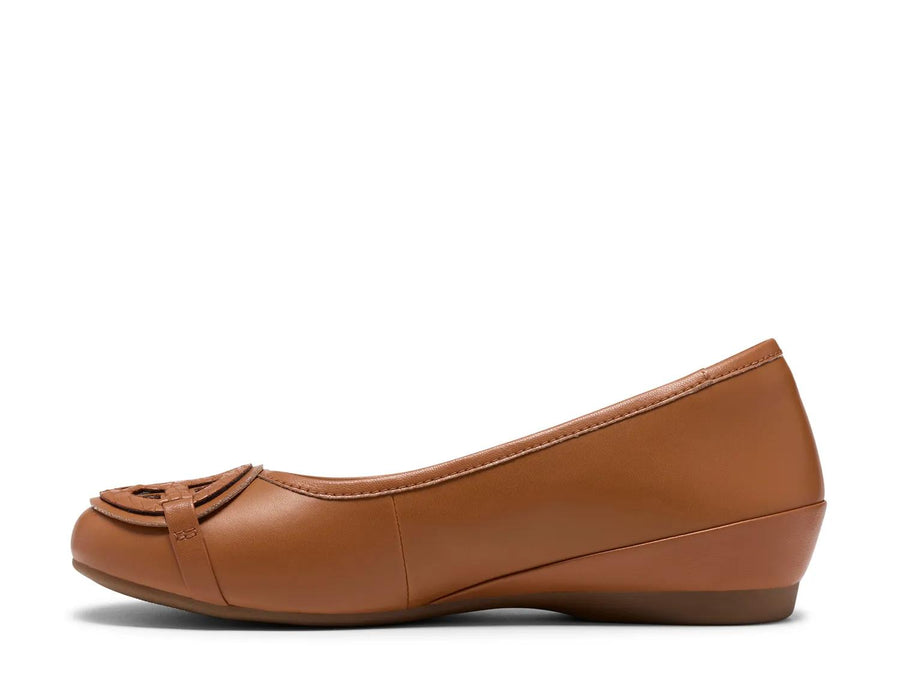 Clarks Cathrynn Luna Flat - Women's