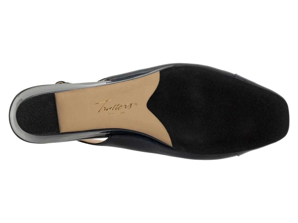 Trotters Dea Wedge Pump