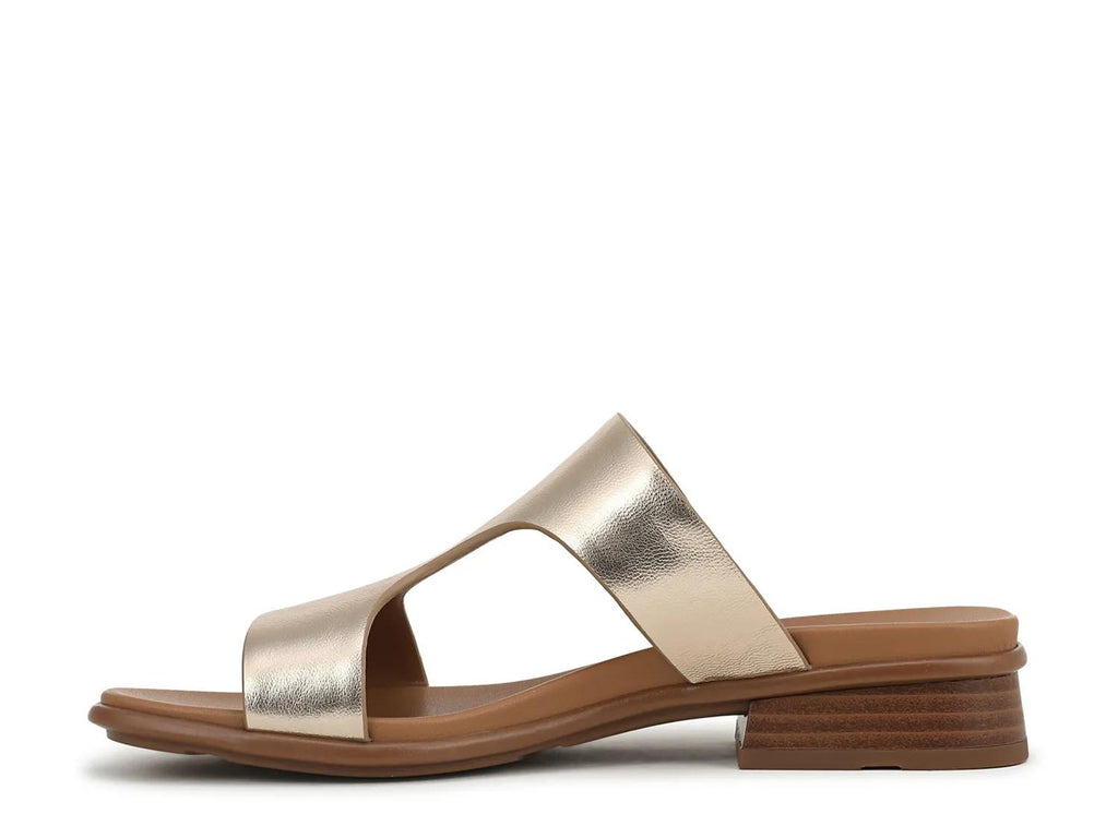 Naturalizer Beach Sandal