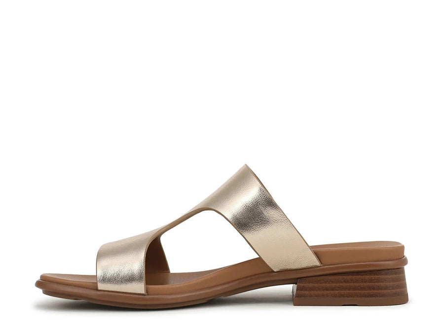 Naturalizer Beach Sandal