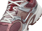 Nike V5 RNR Sneaker - Women's