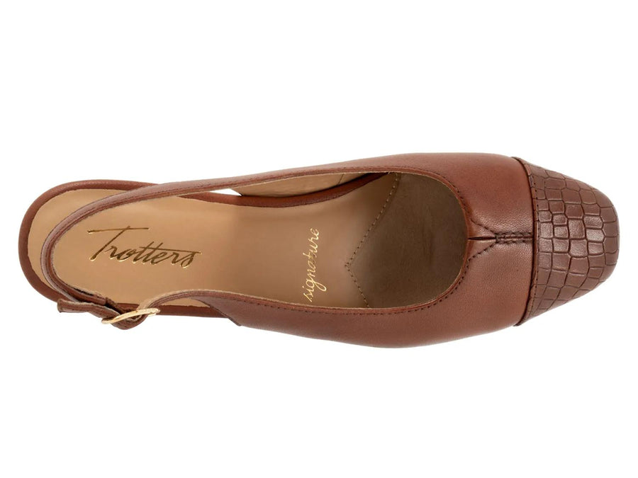 Trotters Dea Wedge Pump