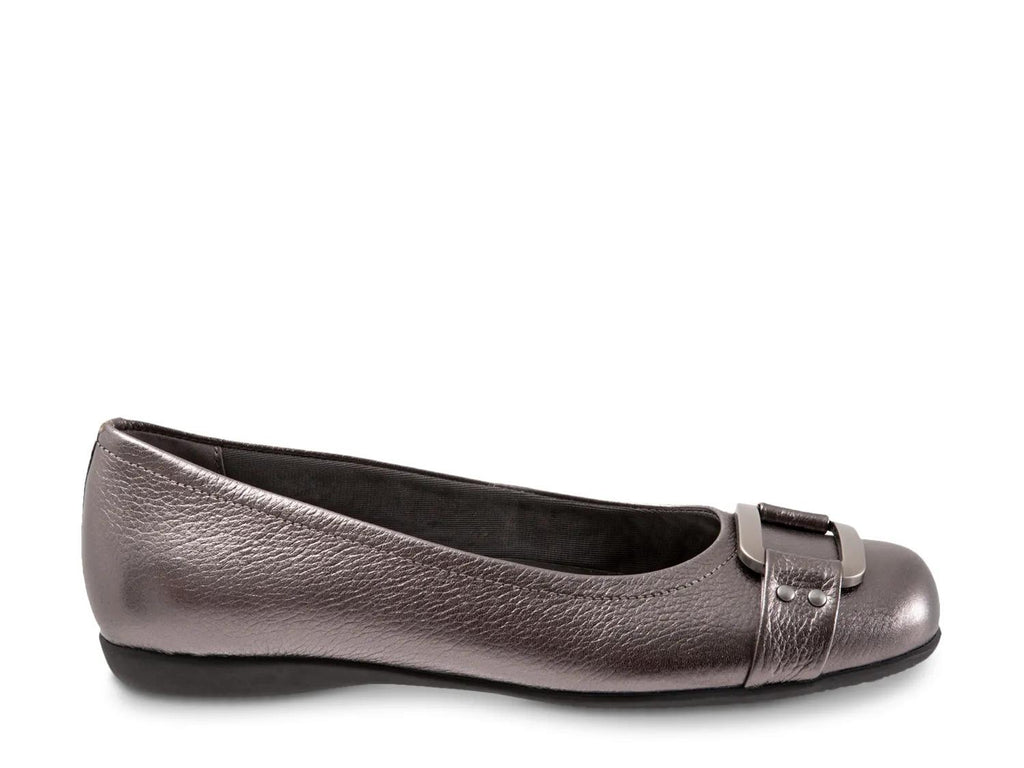 Trotters Sizzle Flat