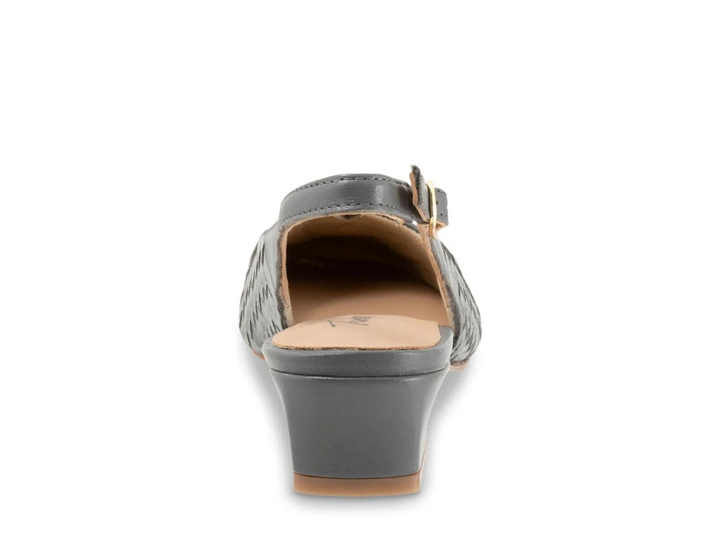 Trotters Dea Pump
