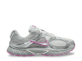 Nike V5 RNR Sneaker - Women's