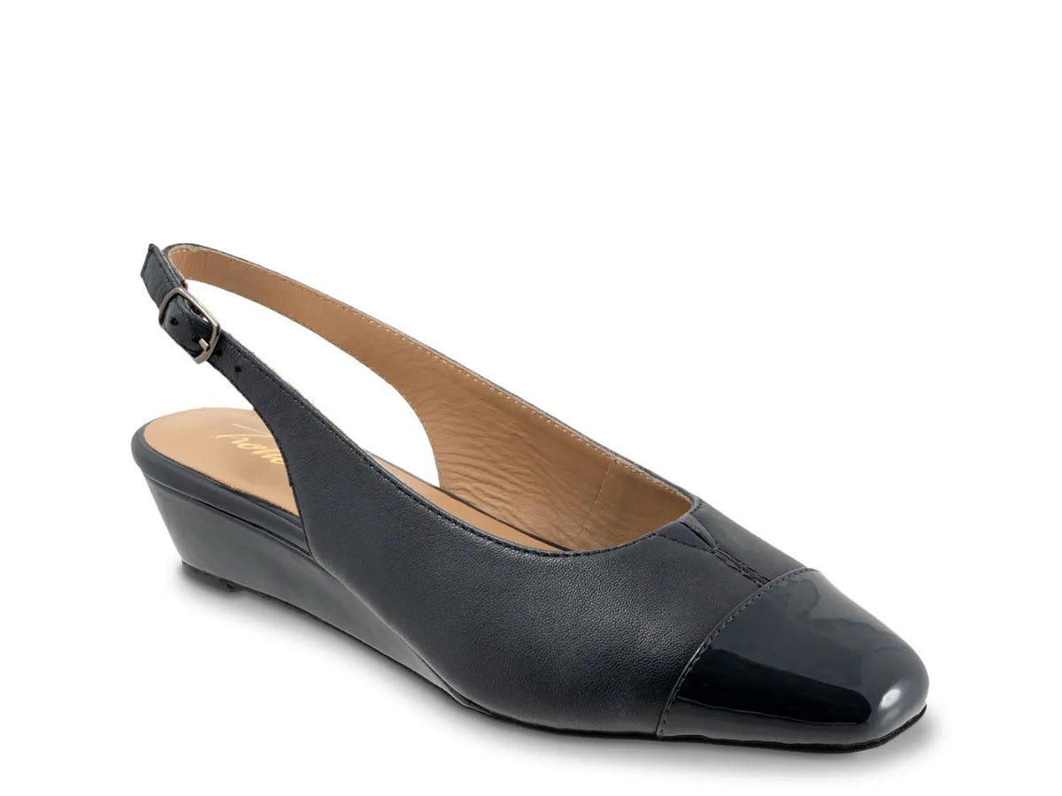Trotters Dea Wedge Pump
