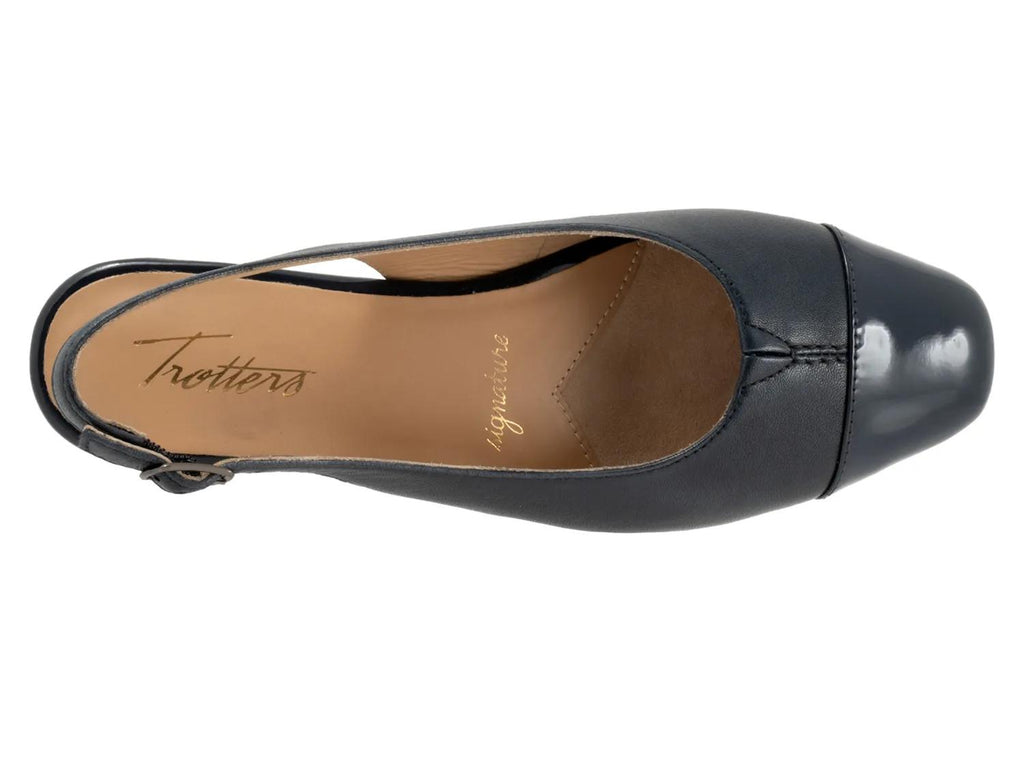 Trotters Dea Wedge Pump