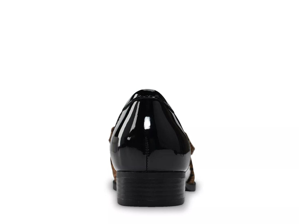 Bandolino Lindio Loafer
