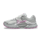 Nike V5 RNR Sneaker - Women's