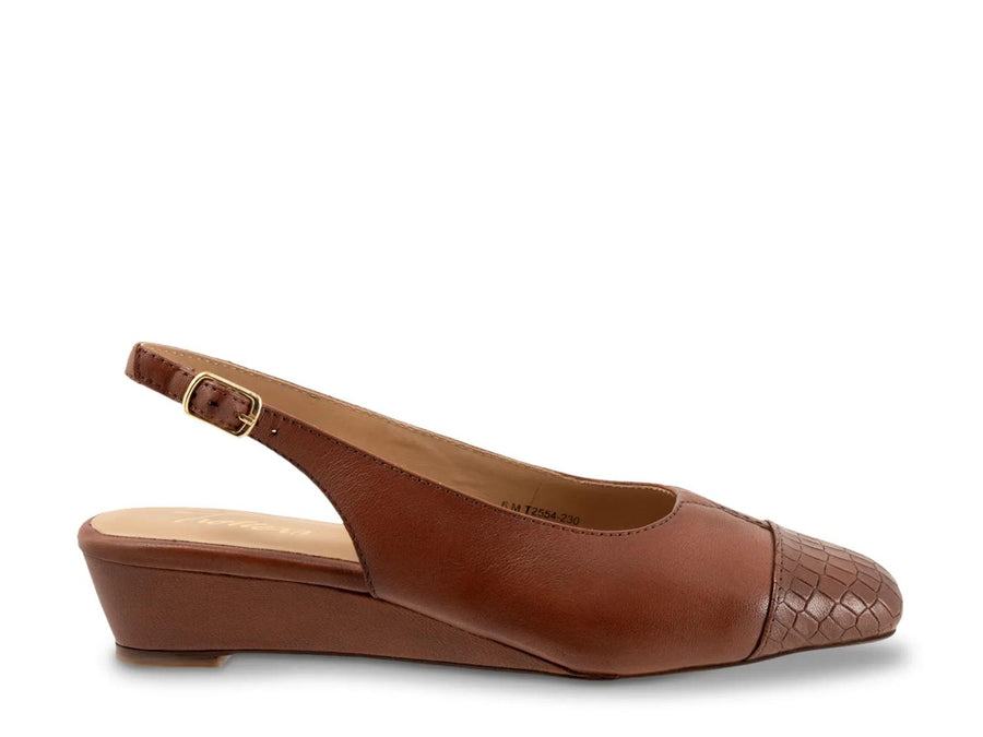 Trotters Dea Wedge Pump