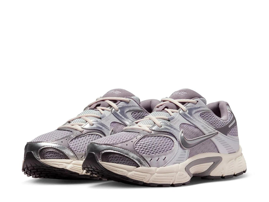 Nike V5 RNR Sneaker - Men's