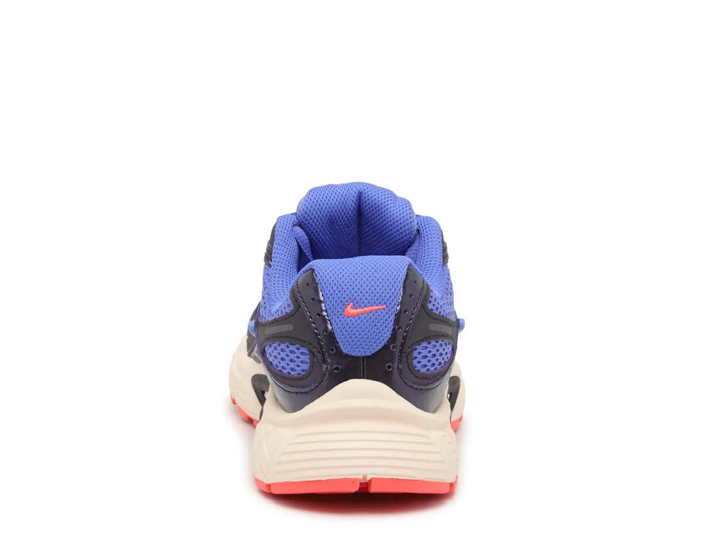 Nike V5 RNR Sneaker - Women's