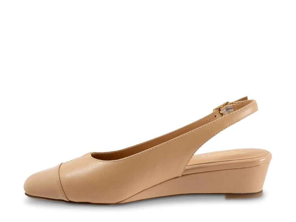 Trotters Dea Wedge Pump
