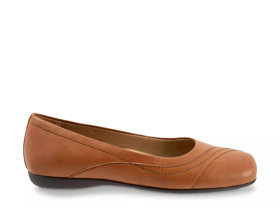 Trotters Sasha Flat