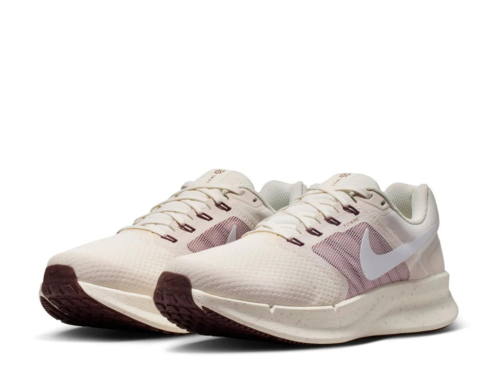 Nike Run Swift 3 Running Shoe - Women's
