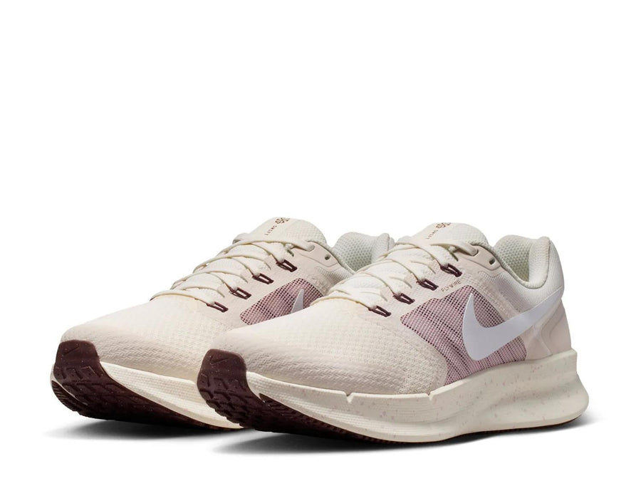 Nike Run Swift 3 Running Shoe - Women's