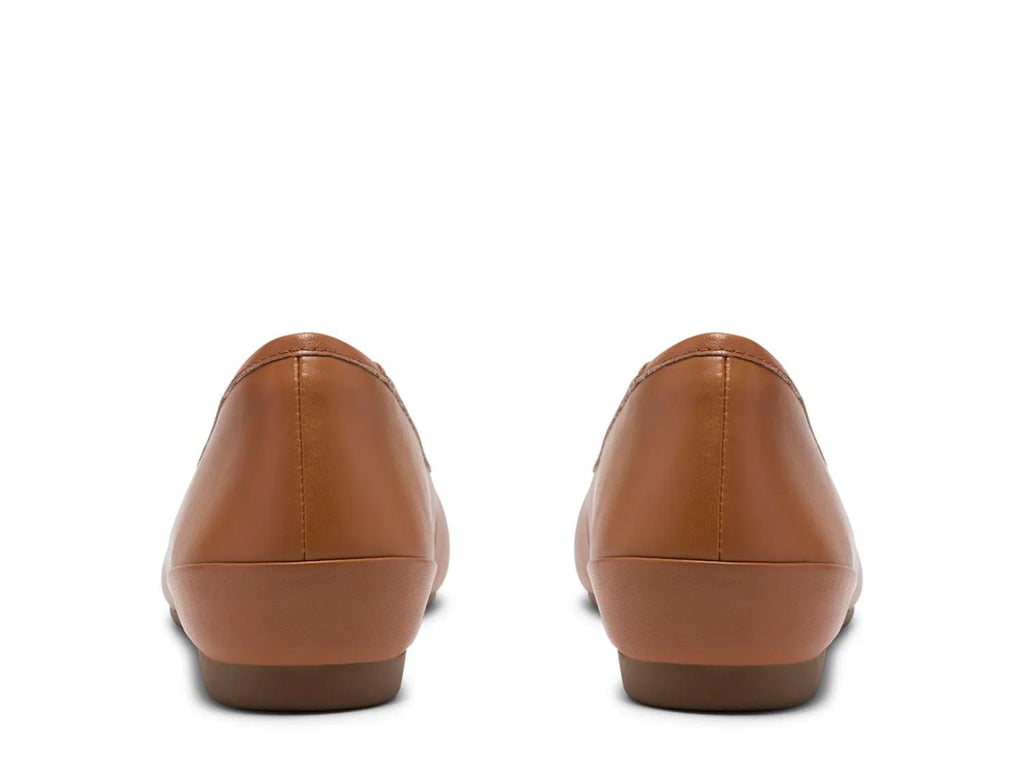 Clarks Cathrynn Luna Flat