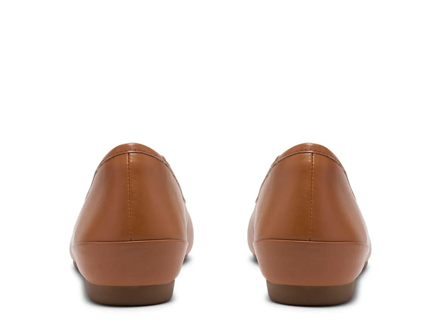 Clarks Cathrynn Luna Flat