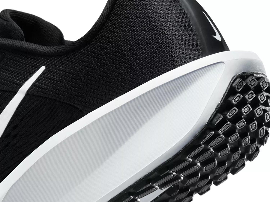 Nike Quest 6 Running Shoe - Women's