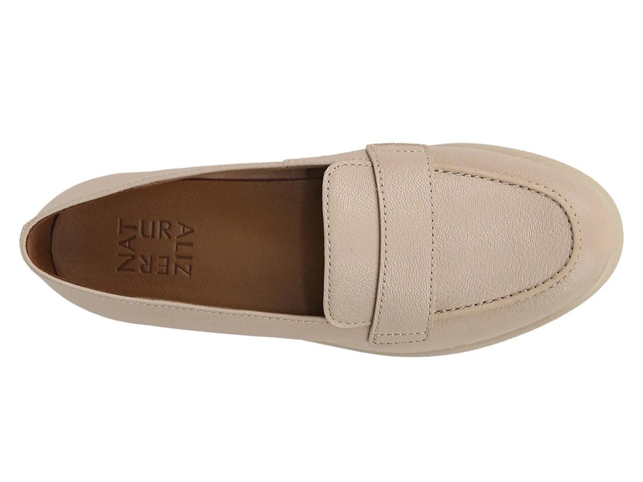 Naturalizer Karis Loafer